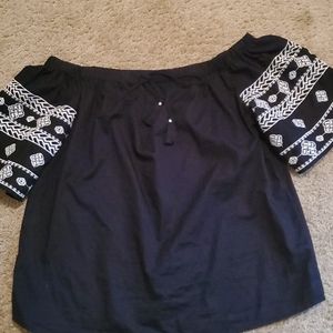 💚 3 for $15 Old Navy off shoulder top